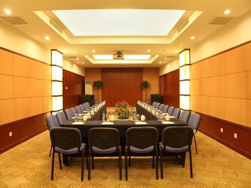 Hotel Hepingli 4*